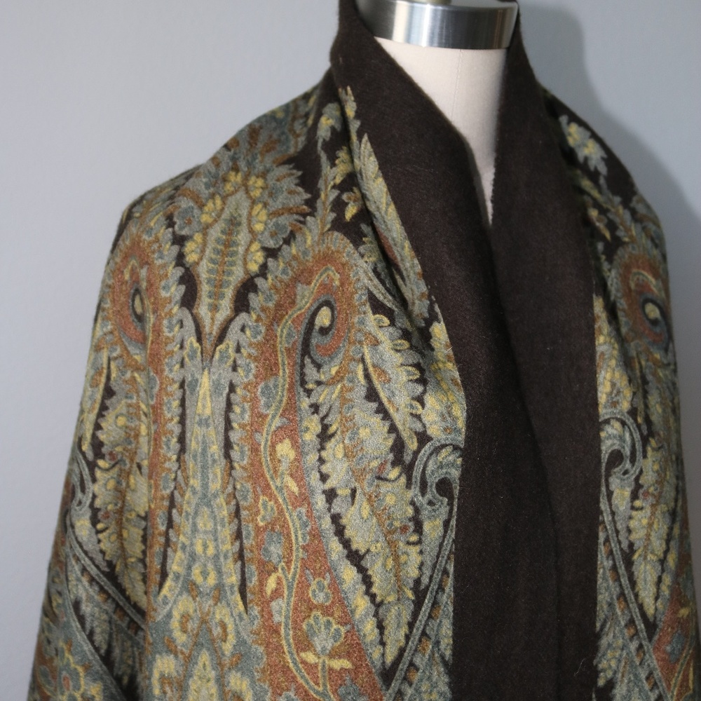 Wool Scarf - Picture 2 of 3